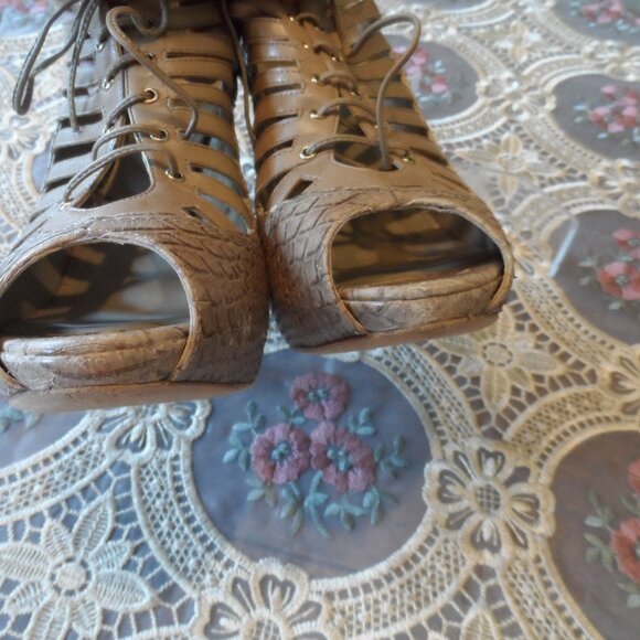 Christian Dior Beige Snake Embosed Lace Up Ankle Boots Size 38 1/2B - Picture 12 of 16